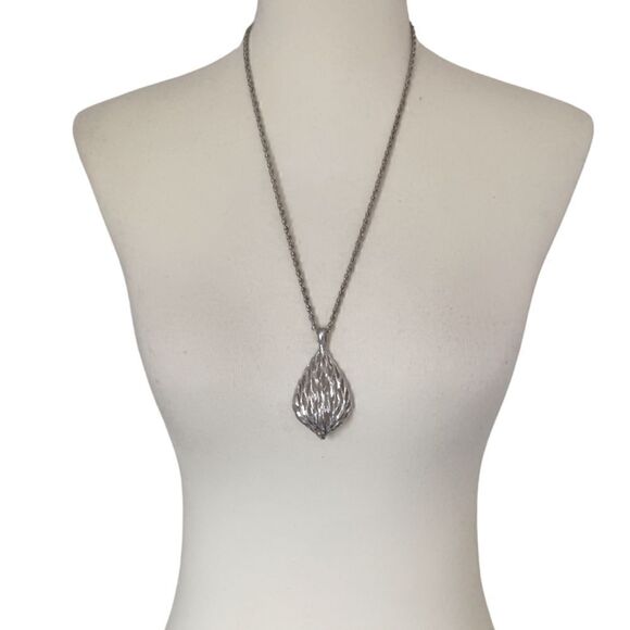 Modernist Necklace Open Work Teardrop Pendant Chunky Silver Tone Diamond Cut - Picture 12 of 16
